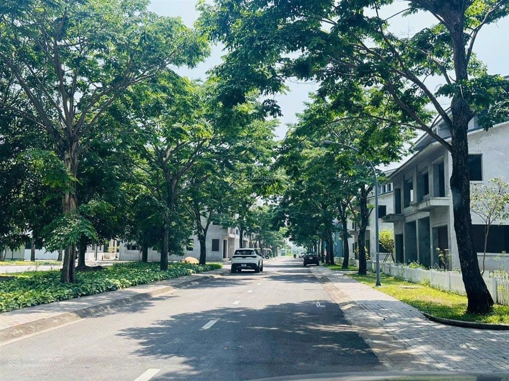 Chính chủ bán shophouse căn góc trục đường lớn thung lũng mùa xuân ecopark, giá tốt nhất thị trường