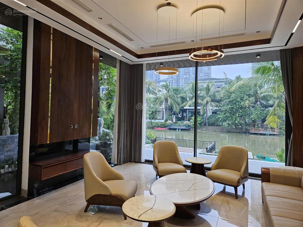 Chính chủ bán biệt thự đảo diện tích 270m², full nội thất mới tinh, giá tốt