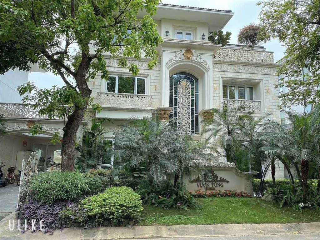 Chính chủ bán biệt thự đơn lập vườn tùng siêu đẹp, xây mới hoàn toàn nội thất nhập khẩu