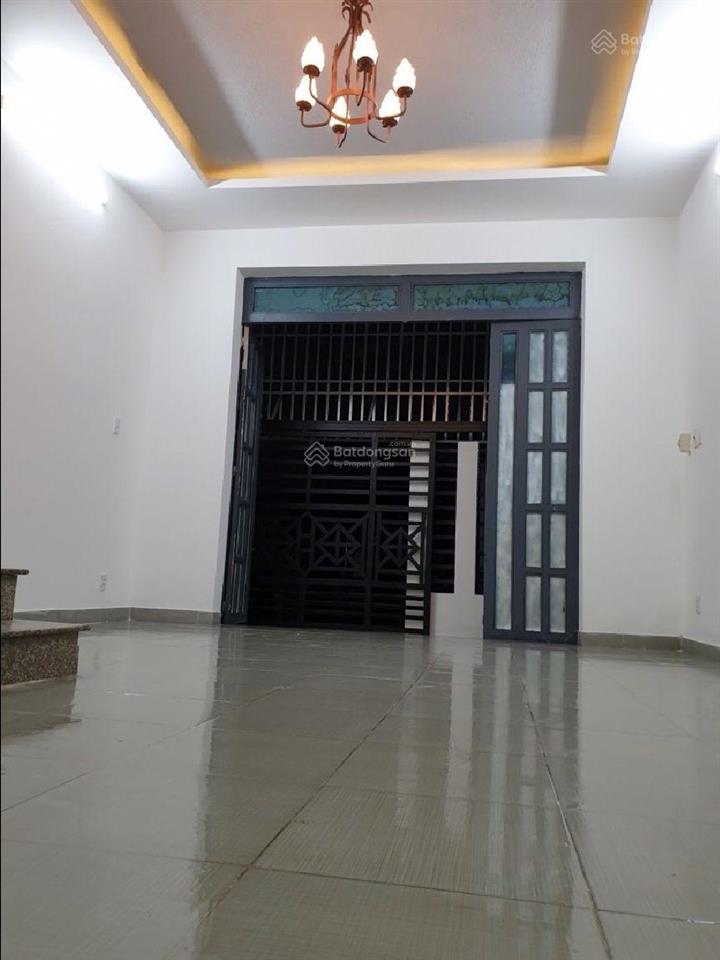 Giảm 300tr. bán nhà 2 tầng, 40m2. 2pn. hxh, linh chiểu,thủ đức. dòng tiền 100 triệu/năm. giá 5 tỷ