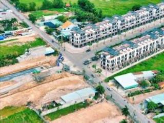 Tiền thì gửi ngân hàng  tầm nhìn thì gửi vào lô đất này