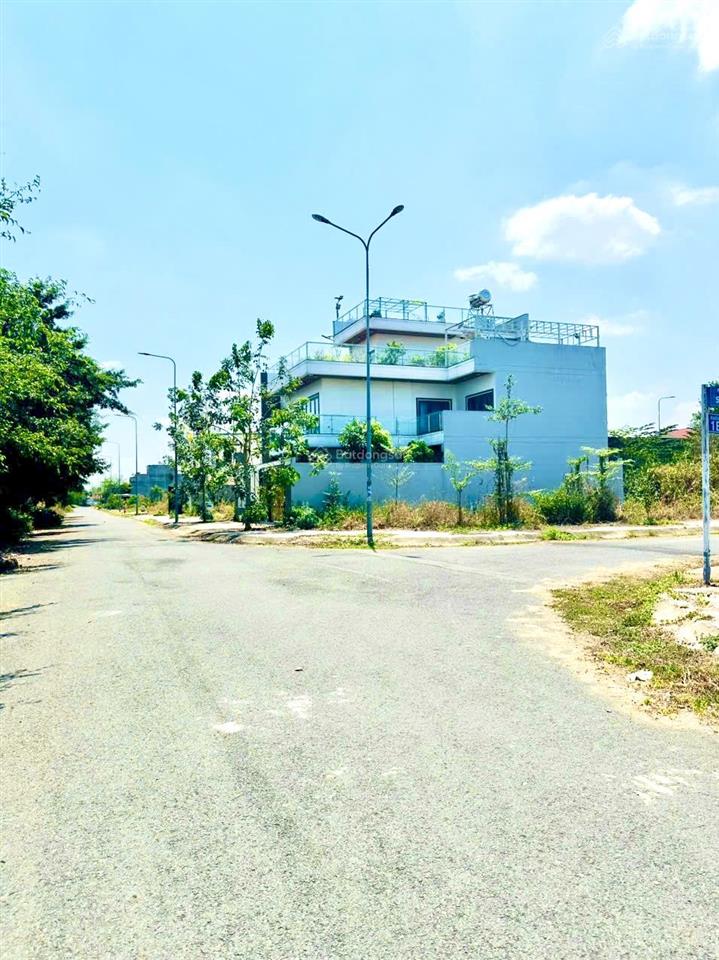 Cần tiền bán gấp nền 6x17,5m kdc đông, full thổ, xây dựng tự do. giá chủ bán 1tỷ680