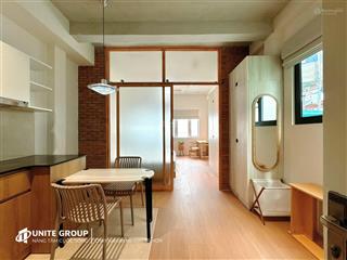 Cho thuê căn hộ 1 phòng ngủ ban công tại trần hưng đạo, quận 1 gần cầu nguyễn văn cừ, bùi viện