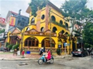Cho thuê nhà khu ngoại giao đoàn, diện tích đất 600m2, có nhà thô 420m2x3 tầng có hầm để xe 100m2