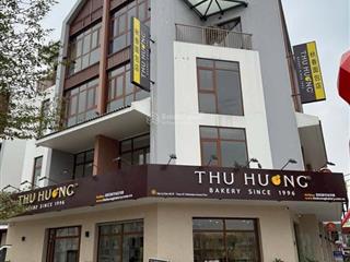 Cho thuê nhà mặt phố phùng hưng hoàn kiếm, dt 75m2x5tầng, mặt tiền 5m, thang máy, vị trí đẹp