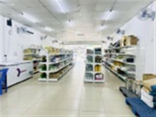 Cho thuê nhà mặt phố xuân thuỷ, diện tích tổng 120m2, mặt tiền4,2m, rất đẹp, giá thuê 38 triệu