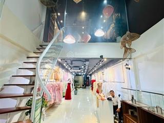 Cho thuê nhà mặt phố trung hoà, diện tích 60m2x5 tầng, mặt tiền 3,8m, giá thuê 35 triệu/tháng