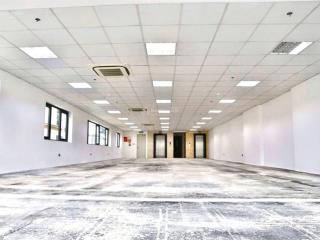 Cho thuê nhà mặt phố xuân thuỷ, diện tích 250m2, 2 tầng, mặt tiền 7m ,giá thuê 60triệu, thôngsan