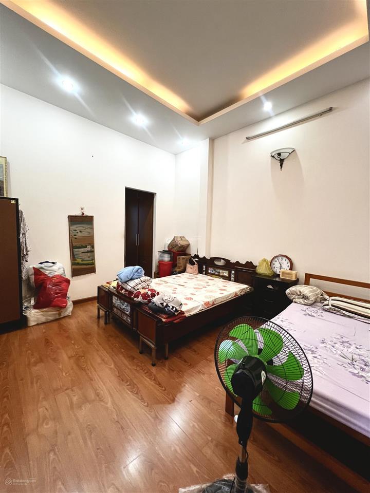 8,7 tỷ  70m2 (4.1m x 17m)  hoàng hoa thám, phú nhuận hxh thông  3 tầng btct  3 tầng btct