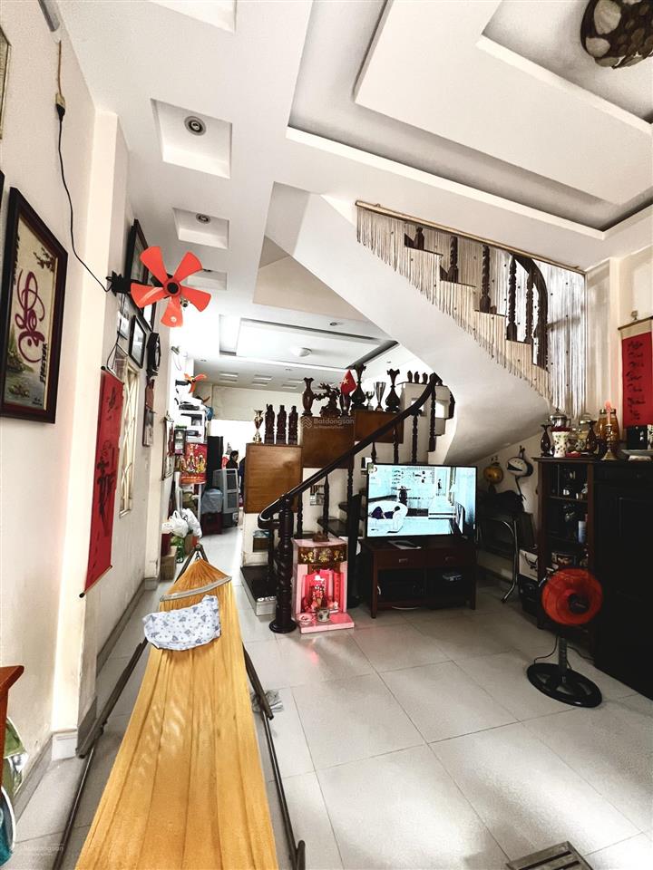 8,7 tỷ  70m2 (4.1m x 17m)  hoàng hoa thám, phú nhuận hxh thông  3 tầng btct  3 tầng btct