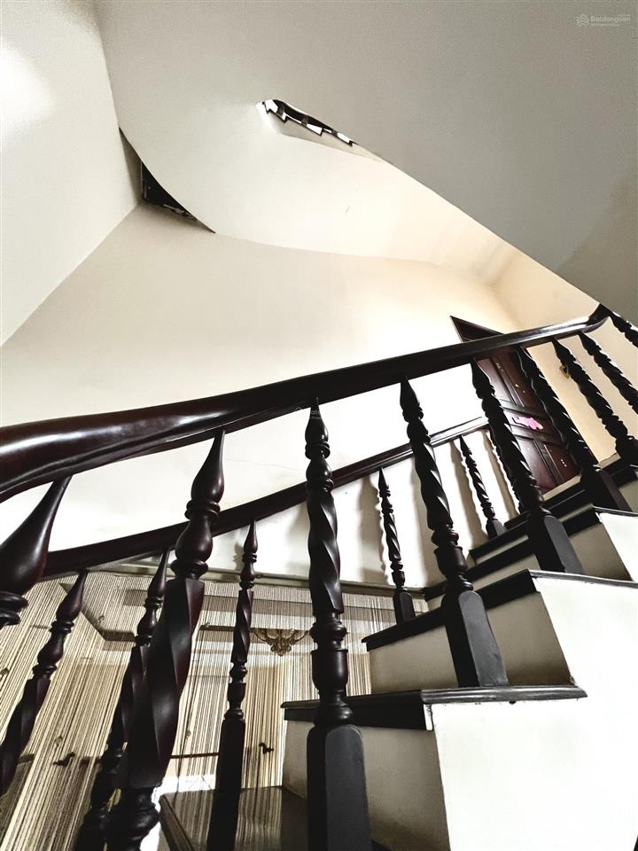 8,7 tỷ  70m2 (4.1m x 17m)  hoàng hoa thám, phú nhuận hxh thông  3 tầng btct  3 tầng btct