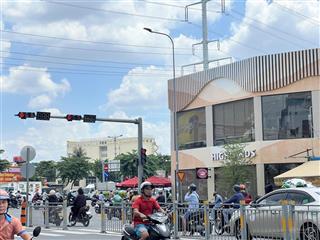 Mặt tiền, bình thạnh, 6.2 tỉ, 4 tầng, đường 30m, vỉa hè 2,5m, phạm văn đồng, không quy hoạch