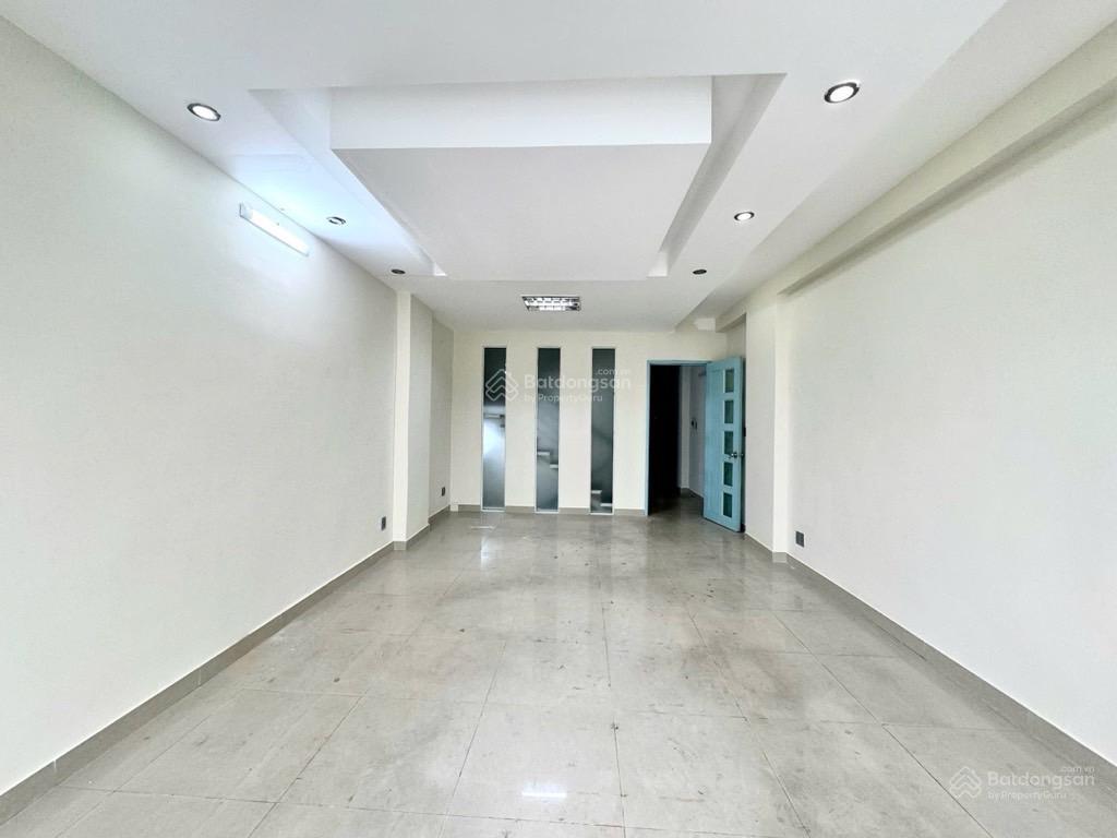 61m2  phú nhuận  3 tầng  xe hơi ngủ nhà sát mặt tiền  10,8 tỷ  ngang 4m x dài 15m  100tr/th