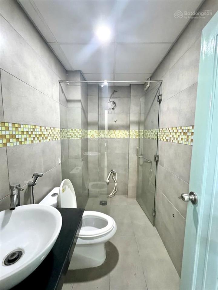 61m2  phú nhuận  3 tầng  xe hơi ngủ nhà sát mặt tiền  10,8 tỷ  ngang 4m x dài 15m  100tr/th