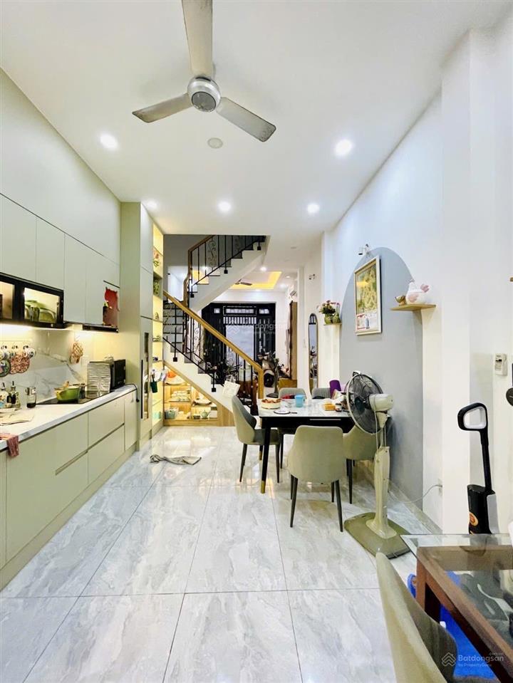 50m2  phan đăng lưu  cao ốc satra exim  4 tầng  siêu mới  sát mặt tiền  hẻm rộng  9,8 tỷ