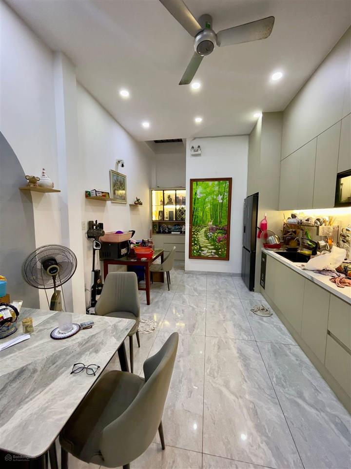 50m2  phan đăng lưu  cao ốc satra exim  4 tầng  siêu mới  sát mặt tiền  hẻm rộng  9,8 tỷ