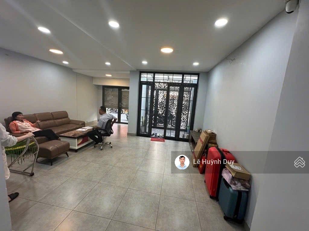 Mặt tiền, phường 4, phú nhuận  6x12m  72m2  a4 góc vuông  4 tầng  16,8 tỉ