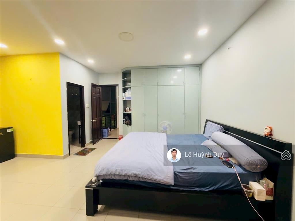 Mặt tiền, phường 4, phú nhuận  6x12m  72m2  a4 góc vuông  4 tầng  16,8 tỉ