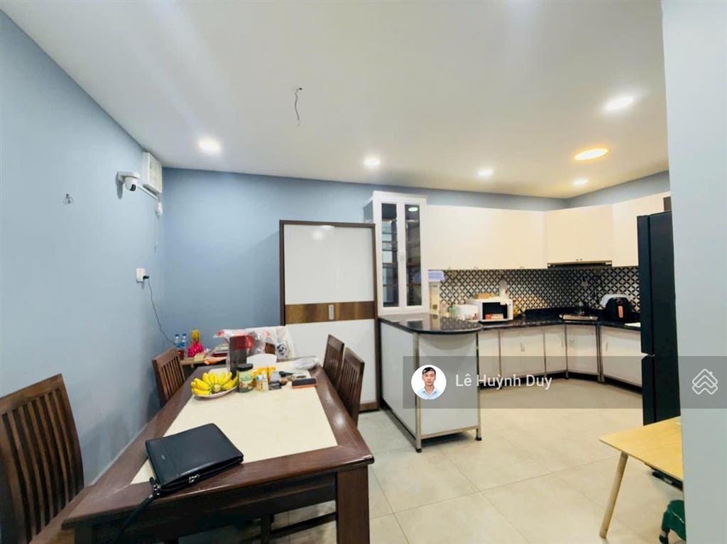 Mặt tiền, phường 4, phú nhuận  6x12m  72m2  a4 góc vuông  4 tầng  16,8 tỉ