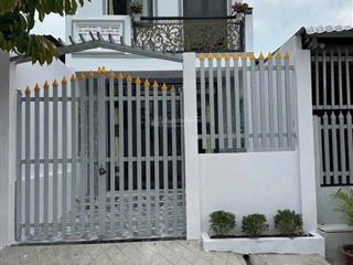 Kẹt tiền anh chủ ra gấp căn nhà trệt lửng dt115m2 mt đường nhựa ngay vòng xoay an lạc