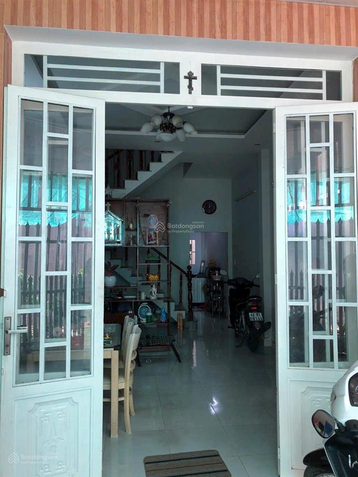 Hàng hiếm pháp lí đầy đủ + hỗ trợ khách vay bank bán gấp nhà c3 sát chợ bình chánh