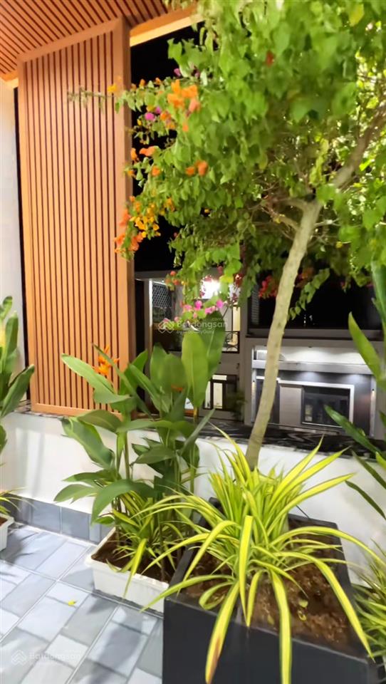 Cần bán nhanh căn nhà ngay mt trần đại nghĩa dt 80m2 gần trung tâm, gần bvnđ 1, tiện ích đầy đủ