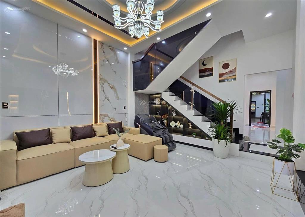 Thanh lí gấp trong tuần nhà trệt lầu 80m2, ngay tt tân túc