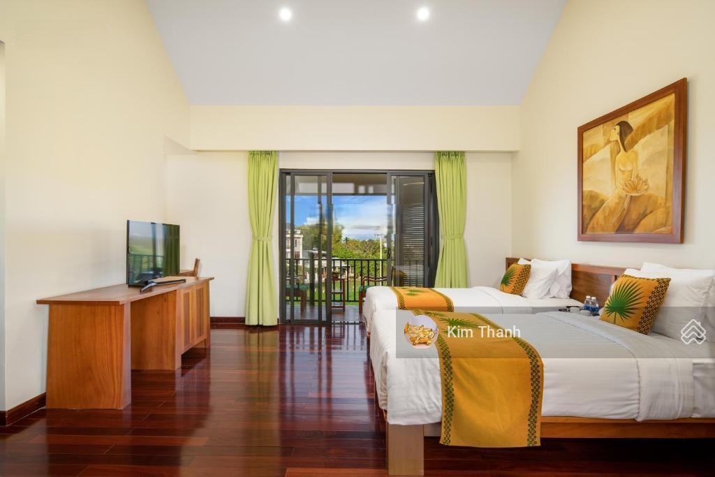 Bán gấp khu resort 30 phòng vip cửa đại dt 2.813m² doanh thu 1 tỷ/tháng giá chỉ 90 tỷ