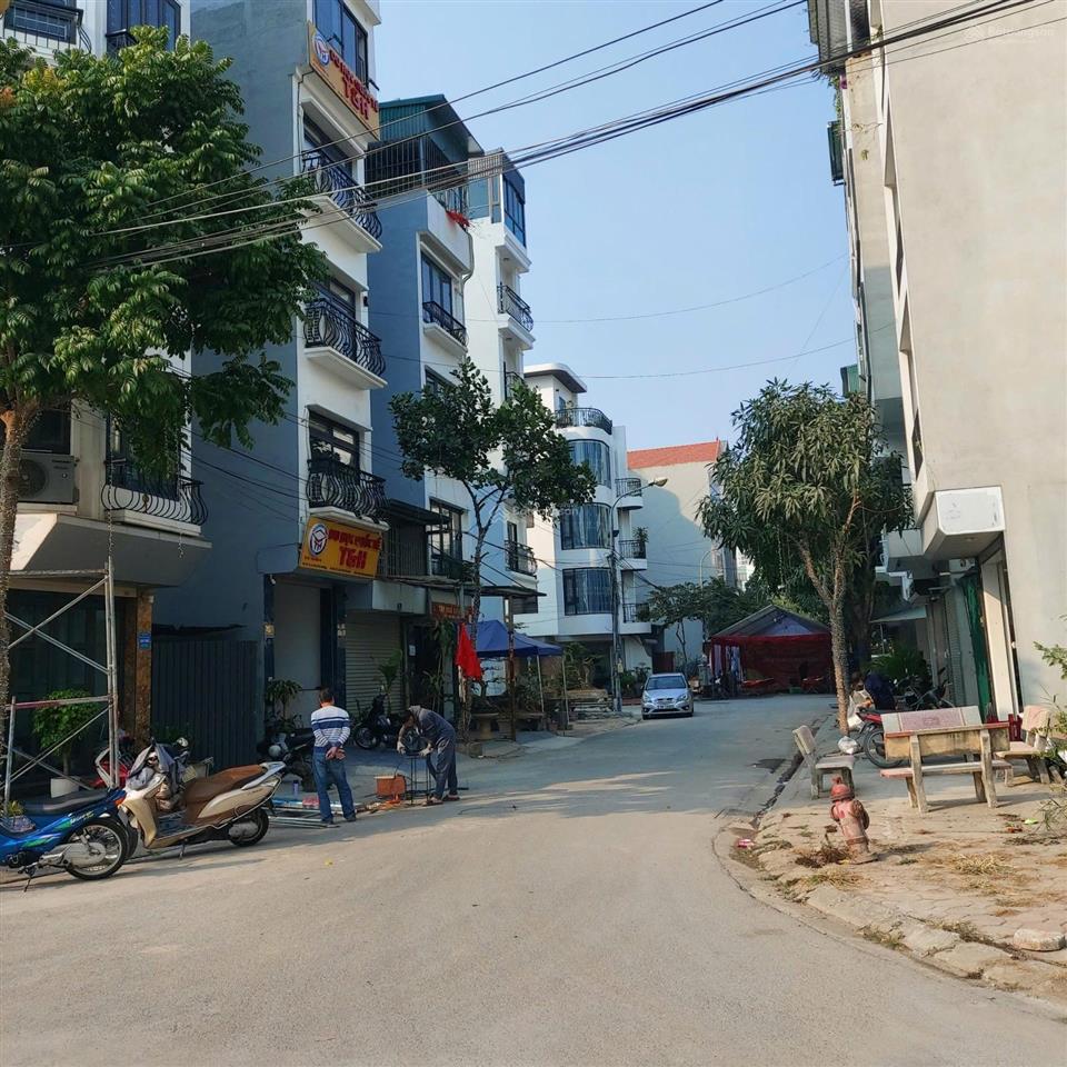 Bán nhà tđc tu hoàng 42m x 7t , đường 6m, vỉa hè kd, cạnh trường phenika, giá chỉ 11,8 tỷ