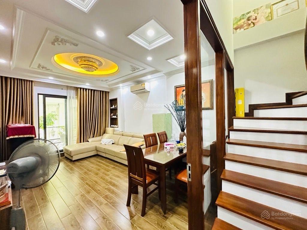 Bán nhà cổ linh , 38 m2 , mt 3,8 m , 5 tầng . rao bán 12,5 tỉ