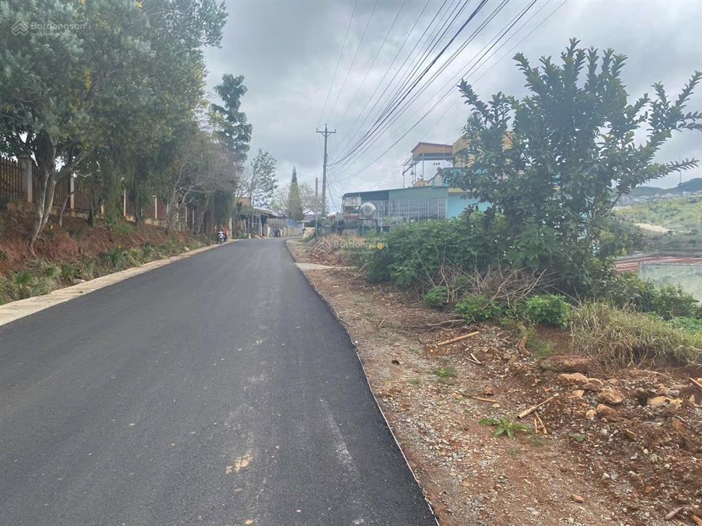 1968m2 có sẵn 476m2 thổ cư, tại phường xuân trường đà lạt, 2 mặt tiền đường nhựa 8m, view hồ