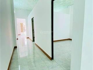 Nhà ở đô thị cách ql 50  90m, ngay trung tâm hc cần giuộc