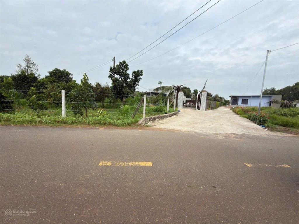 Láng dài, đất đỏ, brvt dt 455 m2 10 x 445m nở hậu đã có sẵn 80m2 thổ cư giá 6 tỷ 4 (tl)