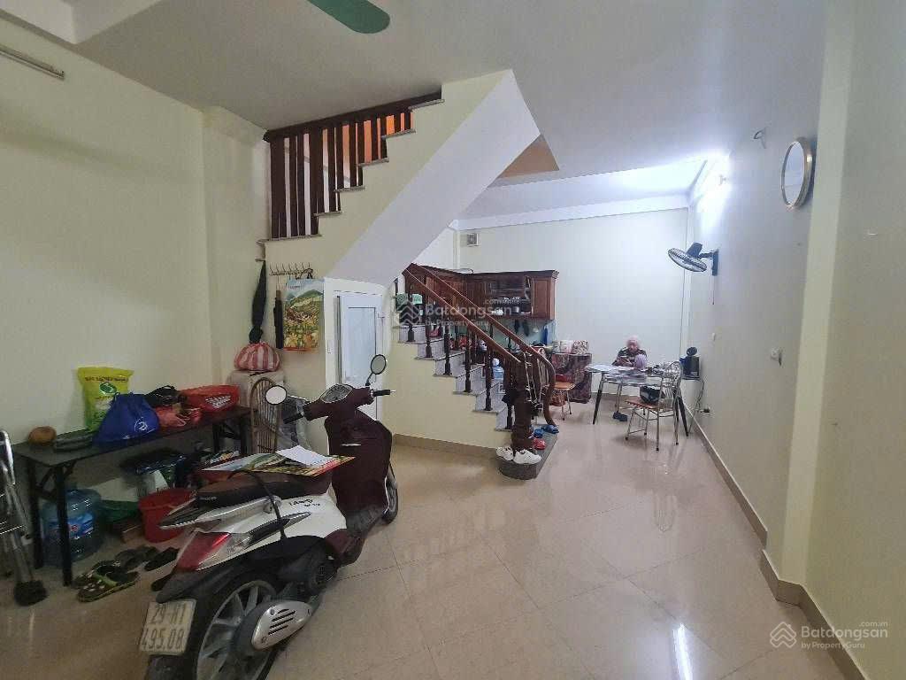 Bán gấp về nhà mới 4 tầng, dân xây ô đồng lầm (hồ ba mẫu )hướng tây namtrung phụng, đống đa