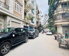 Bán gấp về nhà mới 4 tầng, dân xây ô đồng lầm (hồ ba mẫu )hướng tây namtrung phụng, đống đa