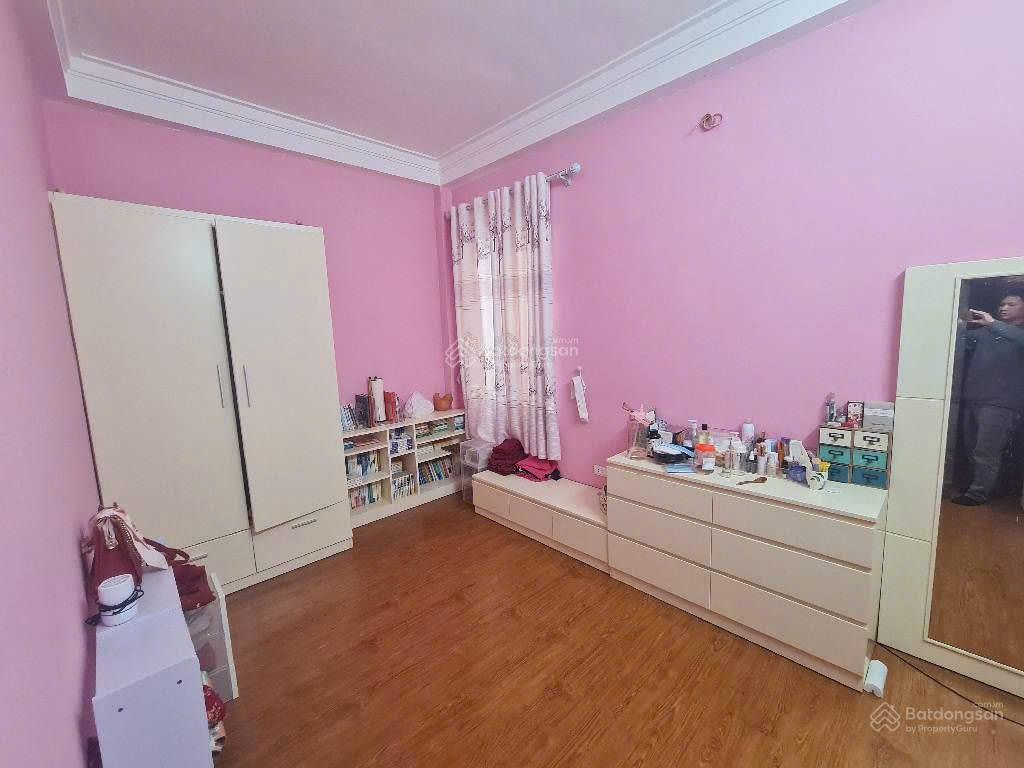 Bán gấp về nhà mới 4 tầng, dân xây ô đồng lầm (hồ ba mẫu )hướng tây namtrung phụng, đống đa