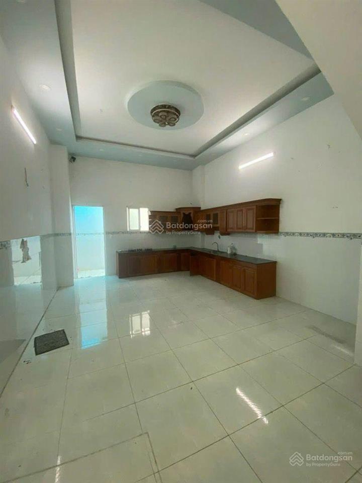 Nhà đẹp  giá tốt  ngay kdc phong phú 4, bình chánh  giá chỉ 8.x tỷ  100m2 (5x20m)  5 tầng