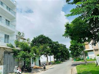 Nhà đẹp  giá tốt  ngay kdc phong phú 4, bình chánh  giá chỉ 8.x tỷ  100m2 (5x20m)  5 tầng