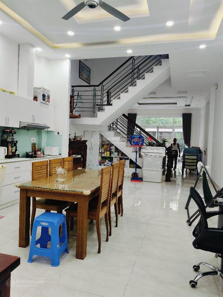 Nhà mặt tiền đường 20m  kdc 13e , phong phú  chỉ 9x tỷ  100m2( 5x20 )  4 tầng  nhà đẹp ở ngay