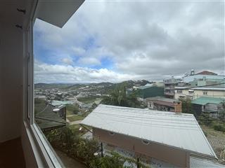 Nhà xây dựng sổ riêng giá ngộp