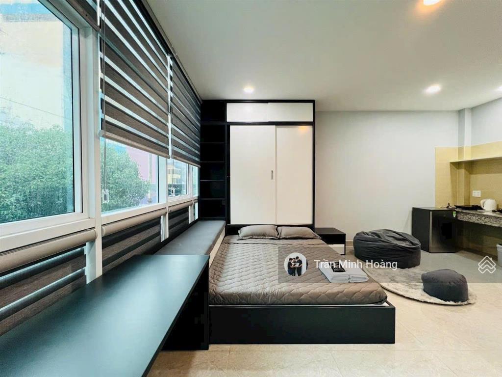 Cho thuê căn hộ ở cù lao gần trường sa phú nhuận giáp q1, q3 full nội thất thang máy cửa sổ 35m2