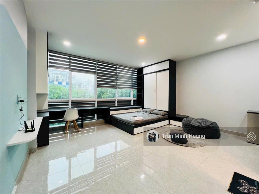 Cho thuê căn hộ ở cù lao gần trường sa phú nhuận giáp q1, q3 full nội thất thang máy cửa sổ 35m2