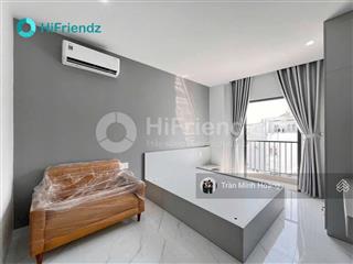 Căn hộ 1 phòng ngủ cho thuê mới 100% ở nguyễn hữu cảnh gần landmark ban công full nội thất 40m2