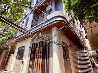 Bán nhà lô góc lạc trung, 18.6tỷ/ 80m2, gara 2 ô tô vào nhà, mt khủng, thang máy 5 tầng