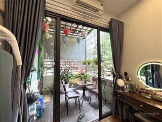 Mặt ngõ kinh doanh, thẳng tắp 1 đường ra mặt phố.