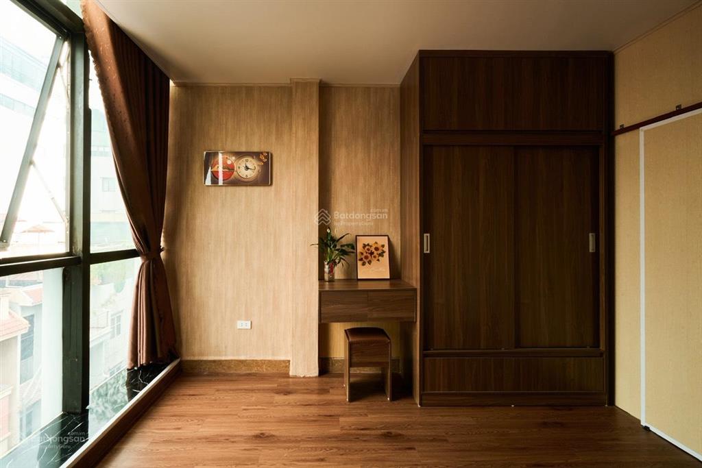 Cho thuê căn hộ cao cấp phố lò đúc 38m2, thang máy, bảo vệ 24/7, ô tô dừng đỗ chân sảnh giá 8,3tr