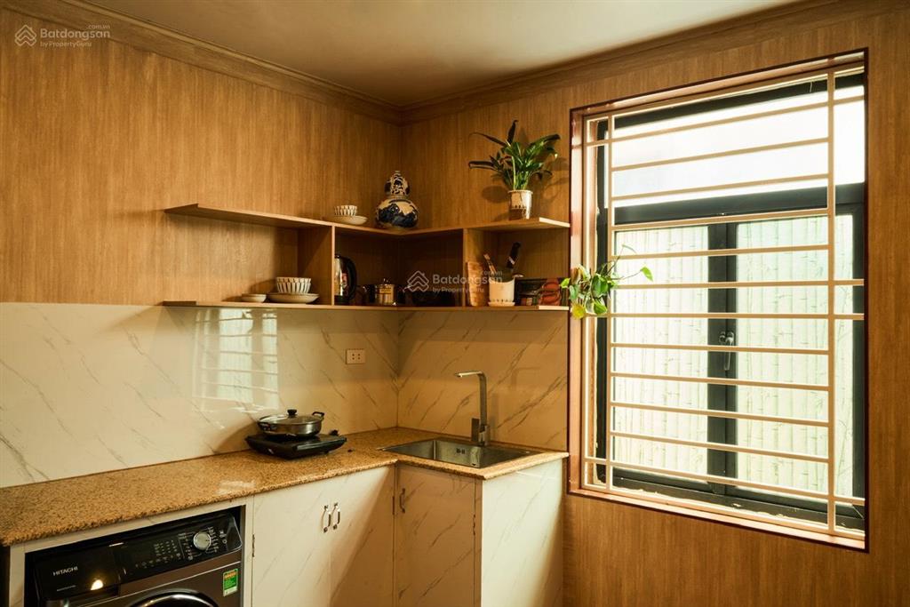 Cho thuê căn hộ cao cấp phố lò đúc 38m2, thang máy, bảo vệ 24/7, ô tô dừng đỗ chân sảnh giá 8,3tr