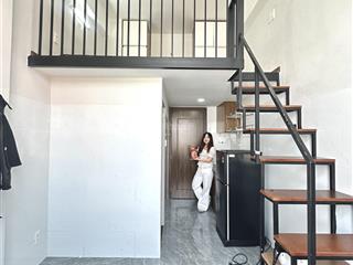 Căn hộ có gác cao 1m75, nhà mới đầy đủ nội thất cửa sổ mặt tiền cực thoáng mát