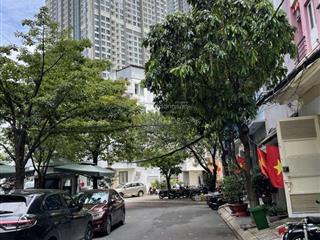 Chính chủ bán nhà 5 tầng hẻm xe tải đường nguyễn hữu cảnh bình thạnh đối diện landmark 81 10.x tỉ