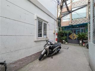 Ngộp bank cần bán nhanh nhà 4 tầng đường 3m ngay phan xích long 38m2 , lô góc sát mặt tiền 6,5 tỉ